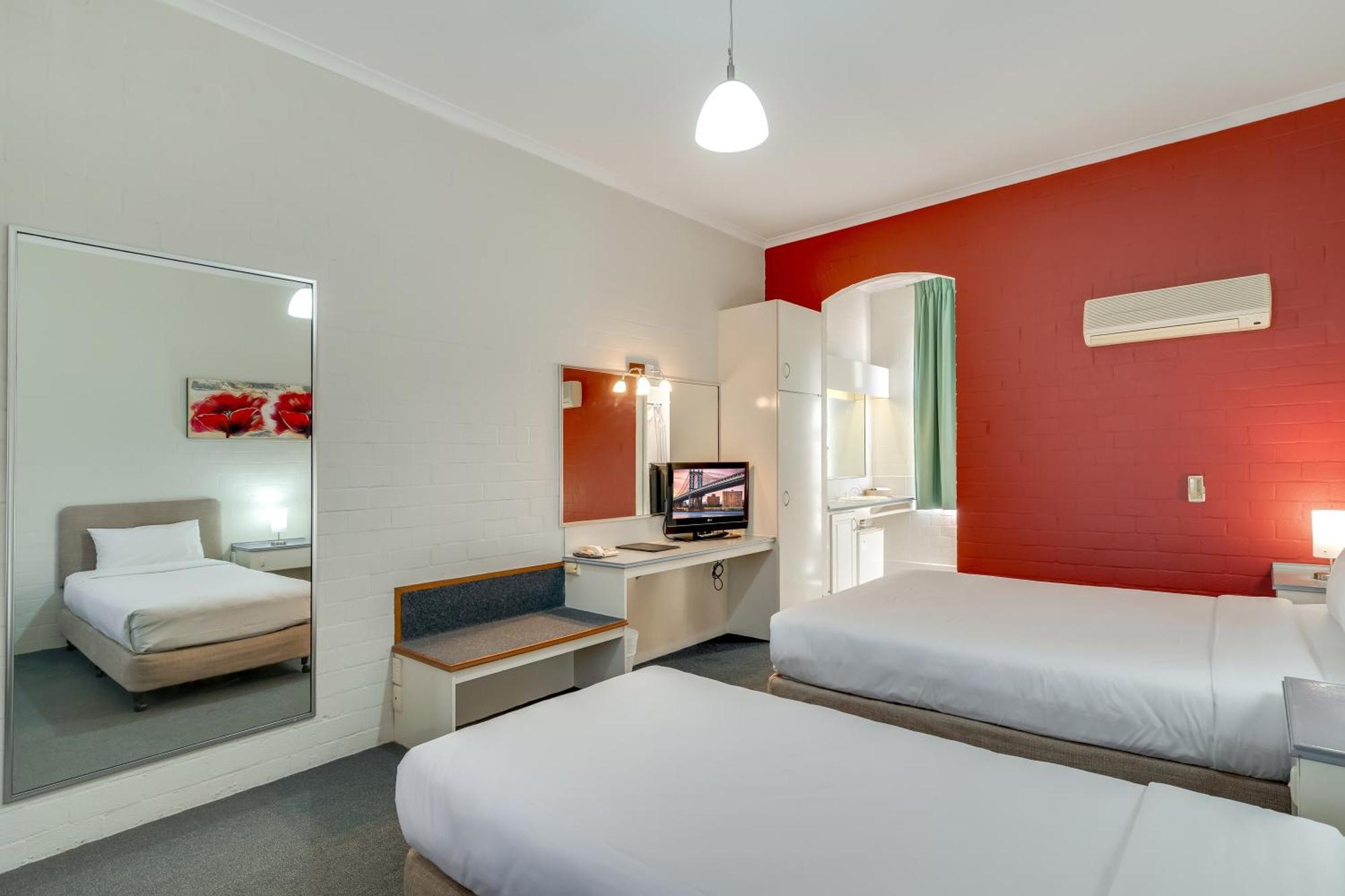 Prince Of Wales Hotel Wagga Wagga Dış mekan fotoğraf