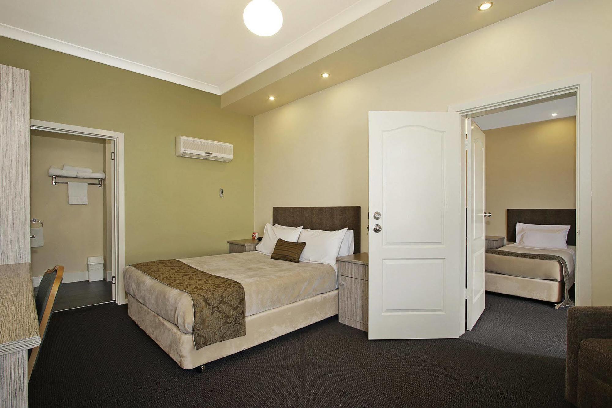 Prince Of Wales Hotel Wagga Wagga Dış mekan fotoğraf